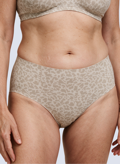 Seamless High-Waist Brief